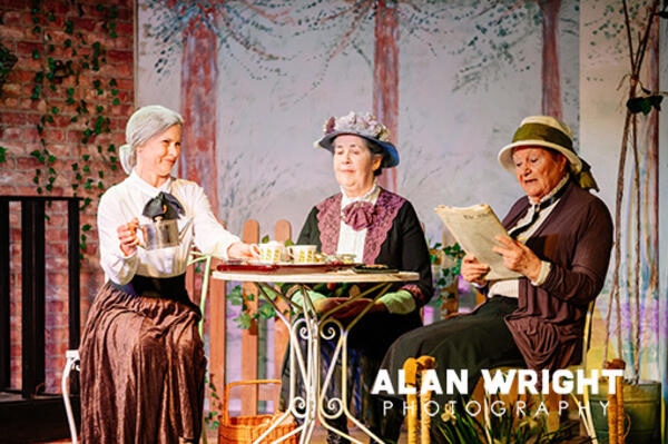 Denise Robinson (left) and Sue Pollard (right) as Ellen and Edith Beck, with Lucy Cooper as Marjory (©AAH/Alan Wright) Denise Robinson (left) and Sue Pollard (right) as Ellen and Edith Beck, with Lucy Cooper as Marjory (©AAH/Alan Wright)