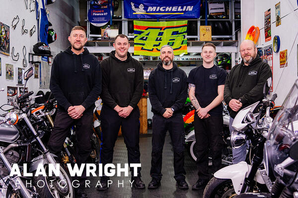 The team at Billy’s Motorcycles, Pulborough (©AAH/Alan Wright) The team at Billy’s Motorcycles, Pulborough (©AAH/Alan Wright)