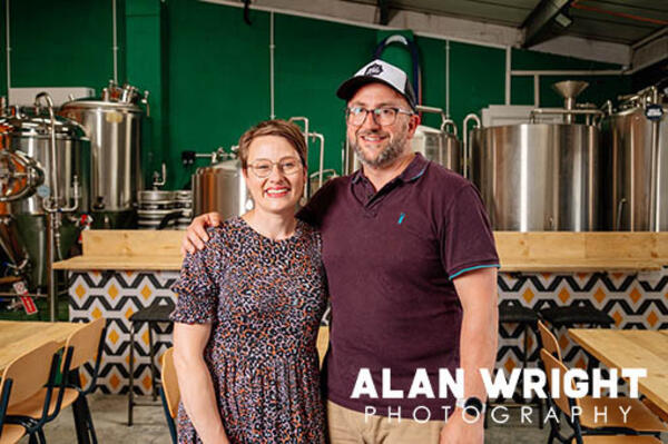 Holly and Brook Saunders at Brolly Brewing, Horsham (©AAH/Alan Wright)