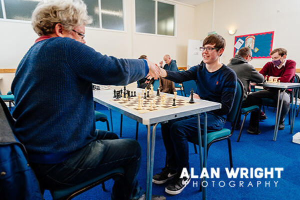 Horsham Chess Club (©AAH/Alan Wright)