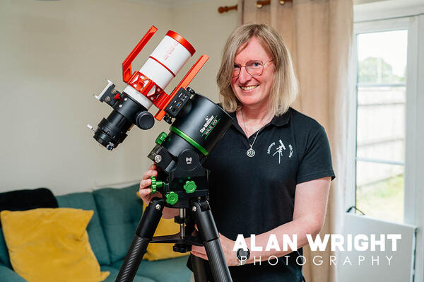 CLAIRE BRADSHAW, AN ASTRO-PHOTOGRAPHER FROM HORSHAM (©AAH/ALAN WRIGHT) CLAIRE BRADSHAW, AN ASTRO-PHOTOGRAPHER FROM HORSHAM (©AAH/ALAN WRIGHT)