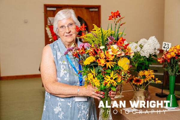 Carolyn Smith, vice chair of Horsham Horticultural Society  (©AAH/Alan Wright)