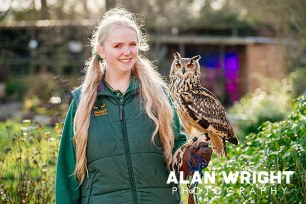 Fearne Dore with Banda, an Indian eagle owl (©AAH/Alan Wright) Fearne Dore with Banda, an Indian eagle owl (©AAH/Alan Wright)