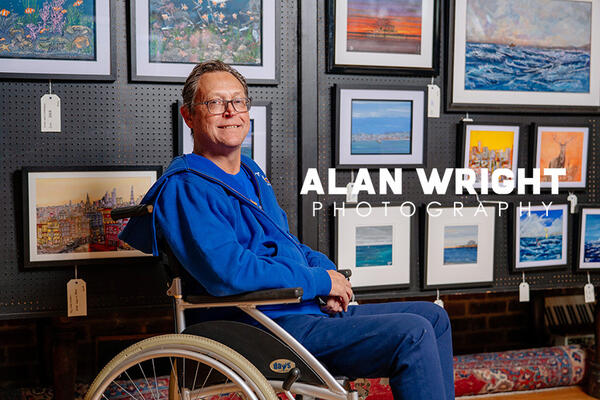IAN WALDER AT DREW’S BARN, WARNHAM (©AAH/ALAN WRIGHT) IAN WALDER AT DREW’S BARN, WARNHAM (©AAH/ALAN WRIGHT)