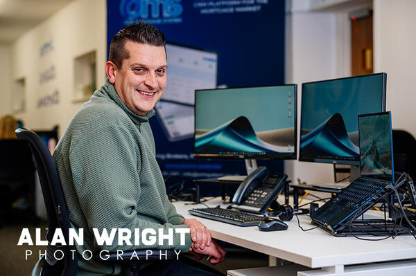 Neal Jannels leads the OMS team (©AAH/Alan Wright) Neal Jannels leads the OMS team (©AAH/Alan Wright)