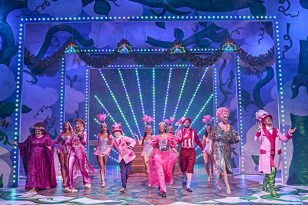 Jack and the Beanstalk (Photos: ©Brinkhoff-Moegenburg) Jack and the Beanstalk (Photos: ©Brinkhoff-Moegenburg)