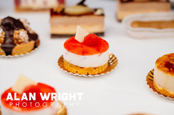Cakes at L'Olivier (©AAH/Alan Wright) Cakes at L'Olivier (©AAH/Alan Wright)