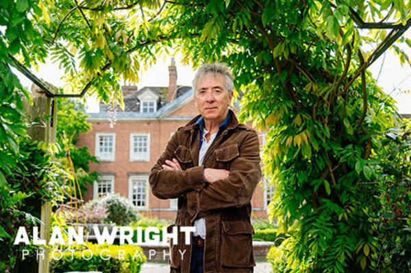 Martin Brunt in Horsham Park (©AAH/Alan Wright) Martin Brunt in Horsham Park (©AAH/Alan Wright)