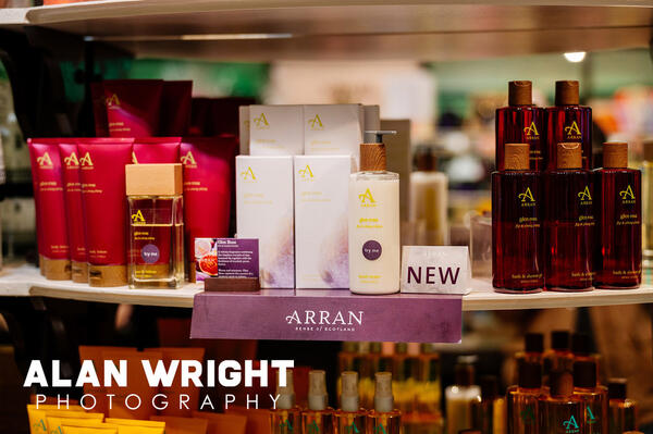 THE NATURAL BODY COMPANY (©AAH/AWP) THE NATURAL BODY COMPANY (©AAH/AWP)