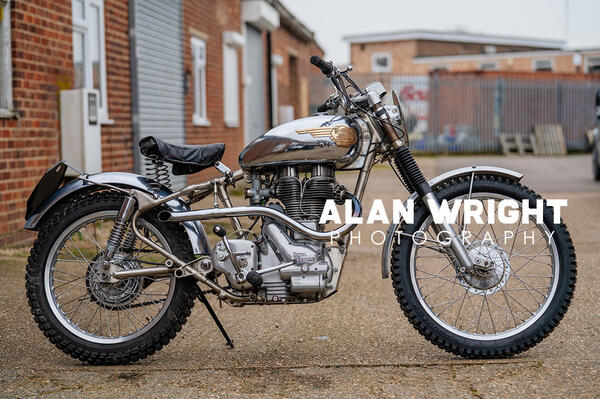 ROB TICEHURST’S 1954 ROYAL ENFIELD (©AAH/AWP) ROB TICEHURST’S 1954 ROYAL ENFIELD (©AAH/AWP)