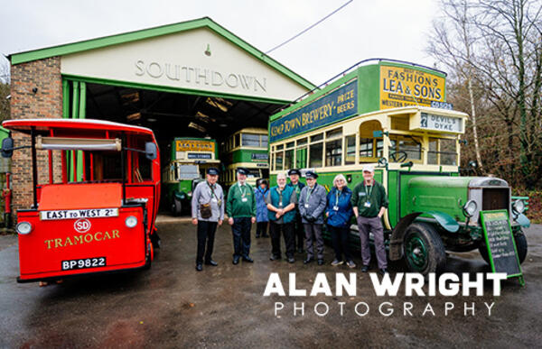 Volunteers at the Southdown Bus Garage (©AAH/AW) Volunteers at the Southdown Bus Garage (©AAH/AW)