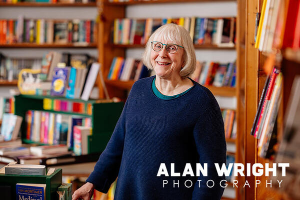 Sara Bowers at The Steyning  Bookshop (©AAH/Alan Wright)