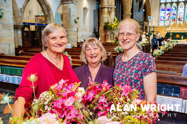 CAROL STALLEY, ANGIE HYDE AND IRENE INNES AT ST MARY’S CHURCH (©AAH/ALAN WRIGHT) CAROL STALLEY, ANGIE HYDE AND IRENE INNES AT ST MARY’S CHURCH (©AAH/ALAN WRIGHT)