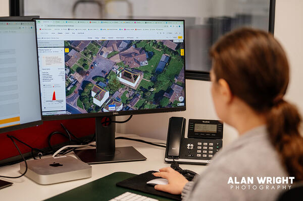 SUSSEX SOLAR USE MODELLING SOFTWARE (©AAH/AW) SUSSEX SOLAR USE MODELLING SOFTWARE (©AAH/AW)