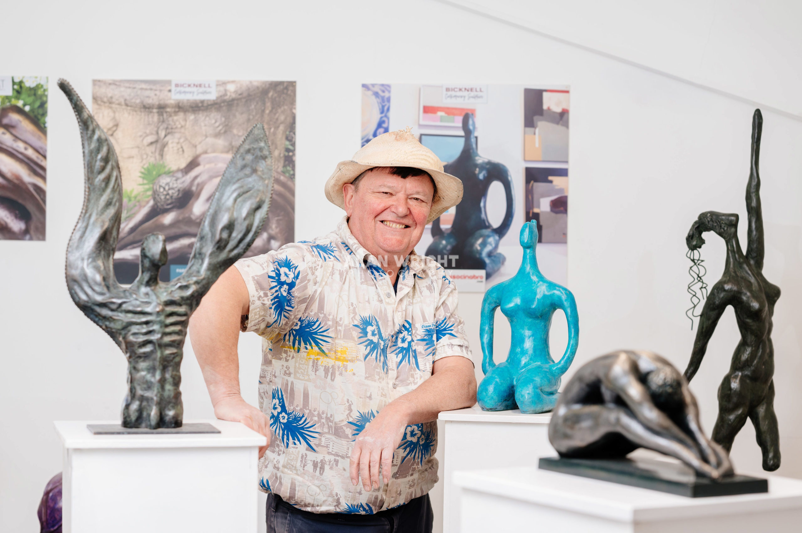 STRIKING SCULPTURES BY STEVE BICKNELL (2022)