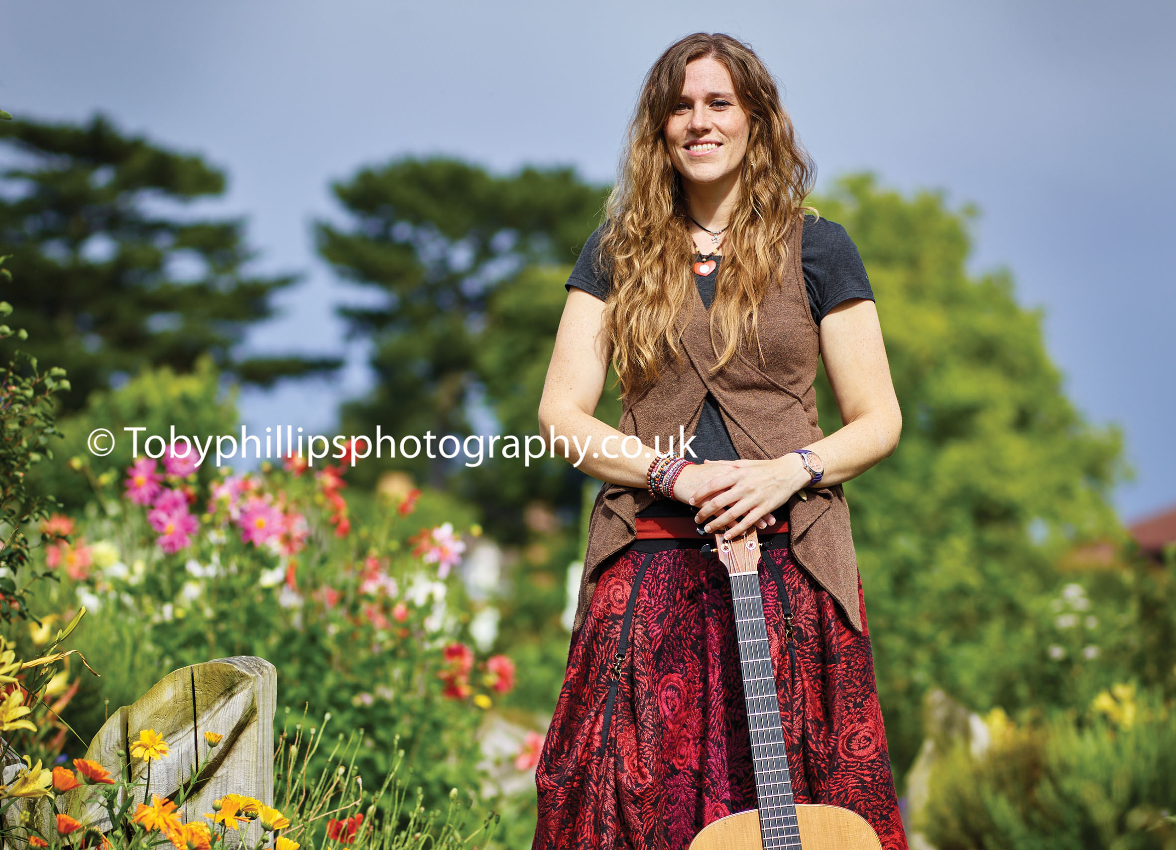 HORSHAM SONGWRITER HOLLIE ROGERS (2016)