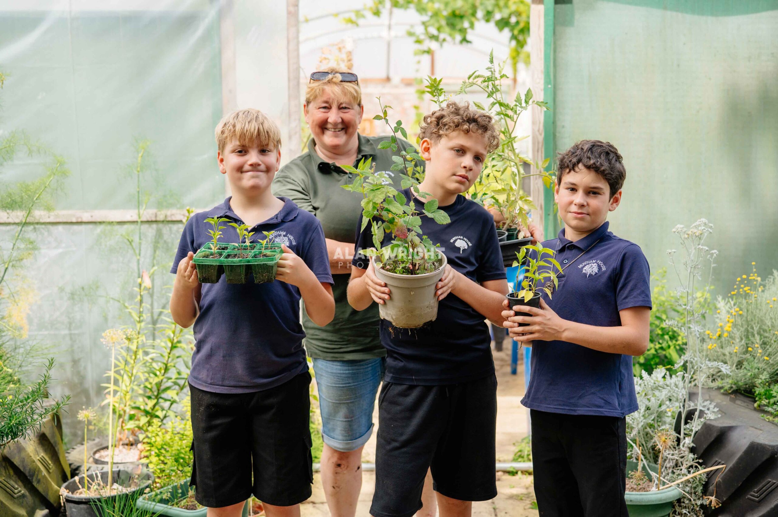 MUNTHAM HOUSE SCHOOL IN BARNS GREEN